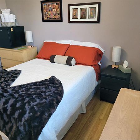 The Dewberry Homestay B&B Edmonton Ngoại thất bức ảnh