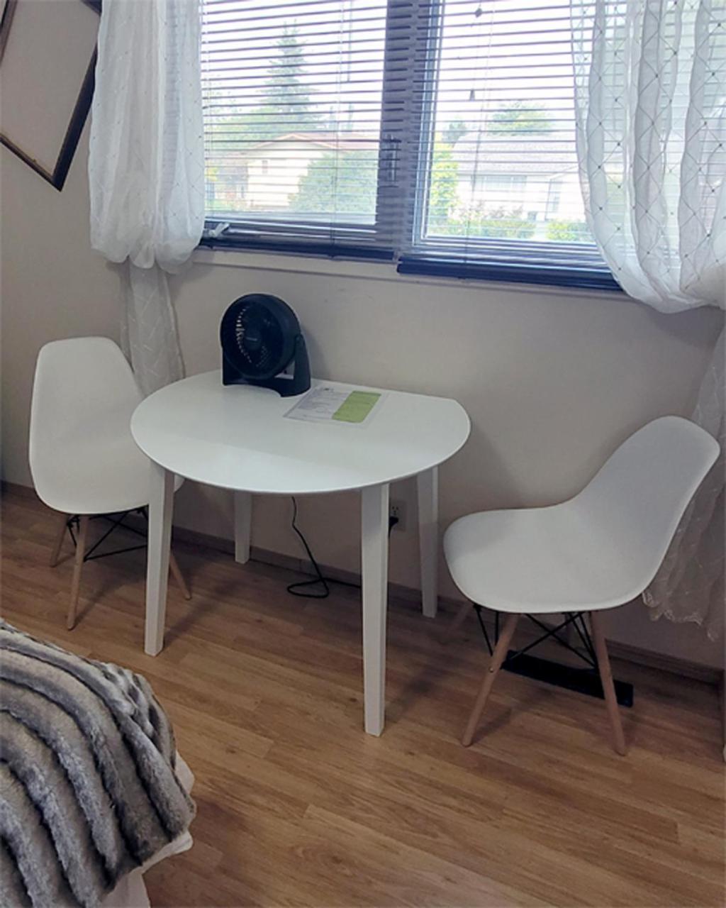 The Dewberry Homestay B&B Edmonton Ngoại thất bức ảnh